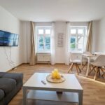 F4 – Große zentrale Wohnung für bis zu 10 Personen