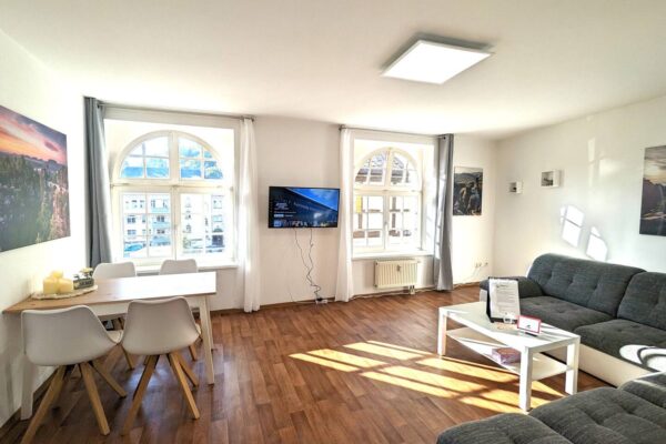 HW1B – Große Wohnung, zentral gelegen