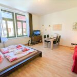 UO1 – Voll ausgestattete Wohnung mit Gemeinschaftsgarten und Pool